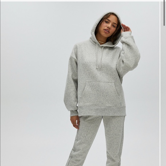 Aritzia TNA boyfriend hoodie oversized - Picture 3 of 6